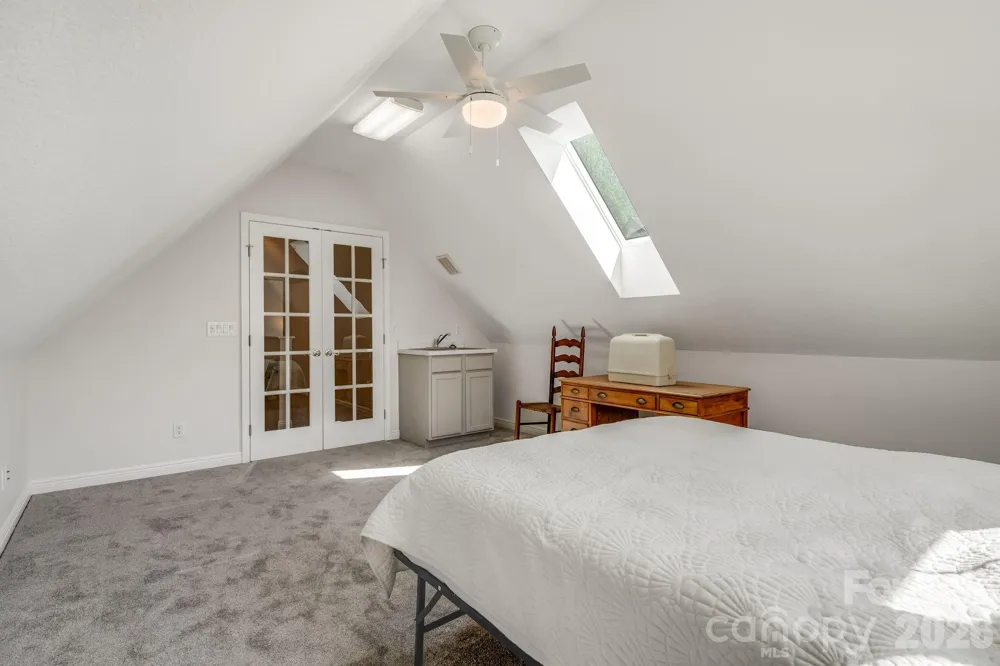 29 Little Cedar Court Asheville, NC 28805