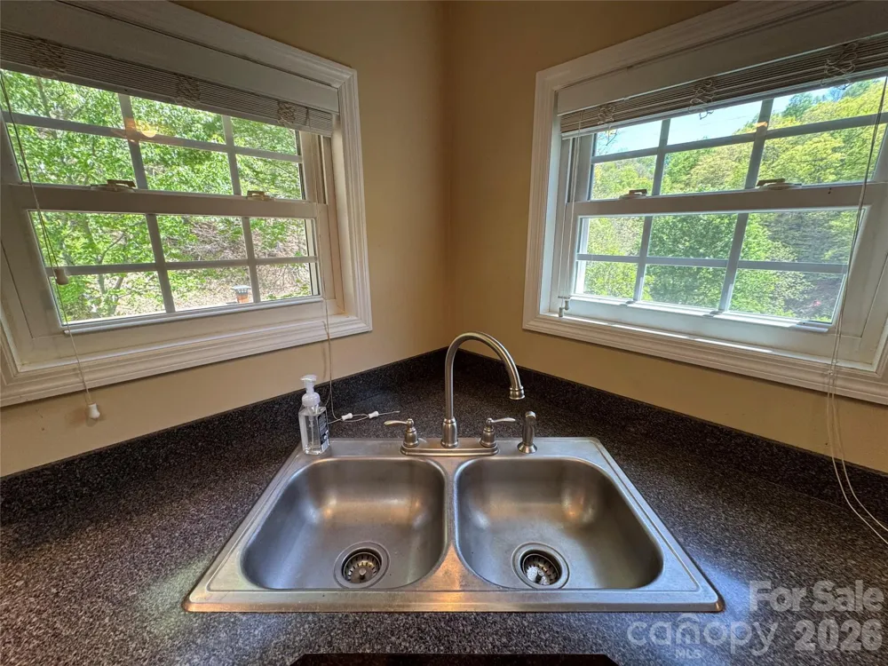 942 Fisher Branch Road Marshall, NC 28753