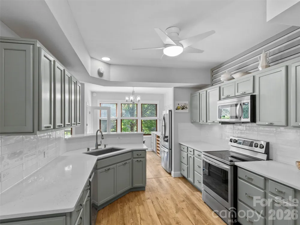 220 Stoney Falls Loop #1 B2 Burnsville, NC 28714