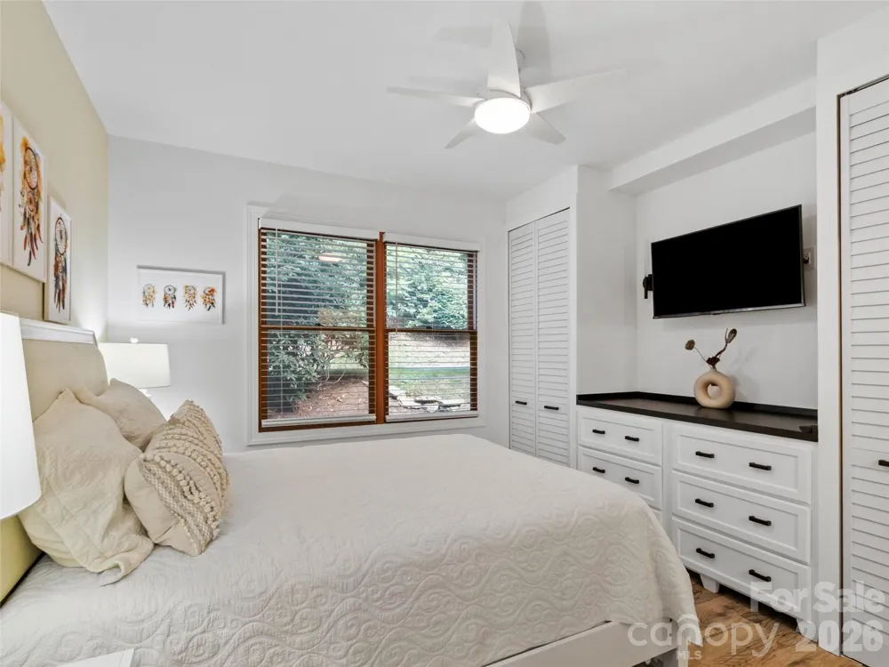 220 Stoney Falls Loop #1 B2 Burnsville, NC 28714
