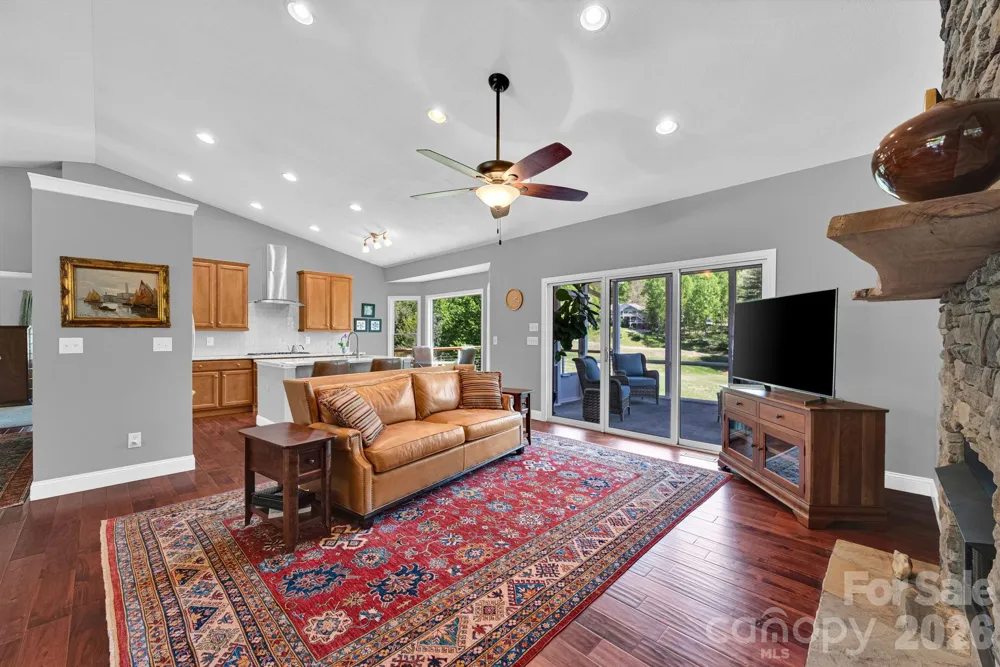 108 Fairway Knoll Drive Hendersonville, NC 28739