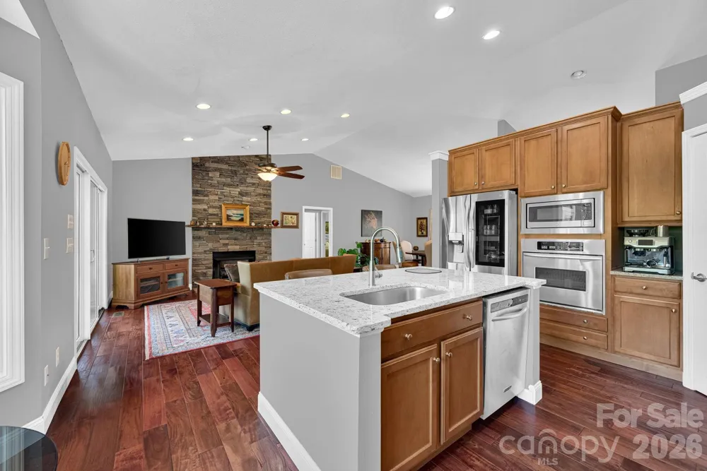 108 Fairway Knoll Drive Hendersonville, NC 28739
