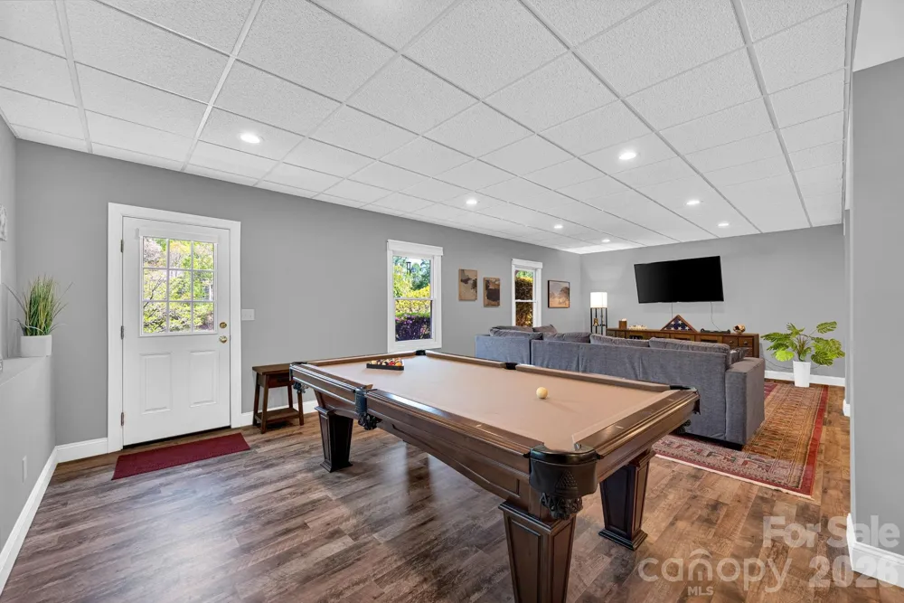 108 Fairway Knoll Drive Hendersonville, NC 28739