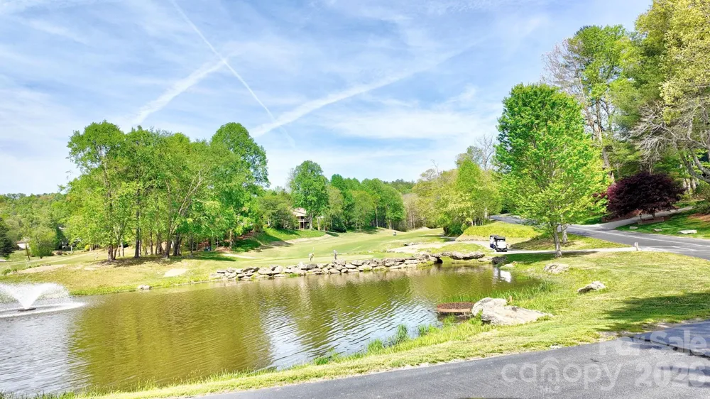 108 Fairway Knoll Drive Hendersonville, NC 28739