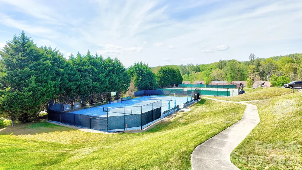 108 Fairway Knoll Drive Hendersonville, NC 28739