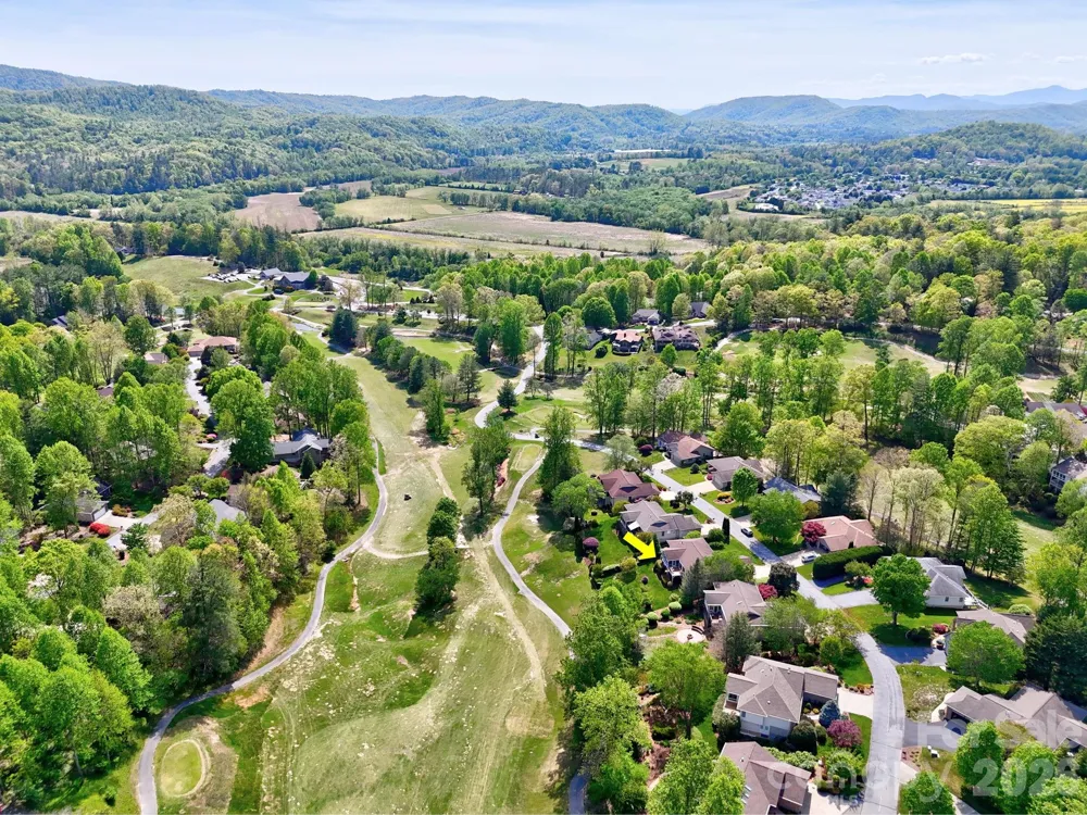 108 Fairway Knoll Drive Hendersonville, NC 28739