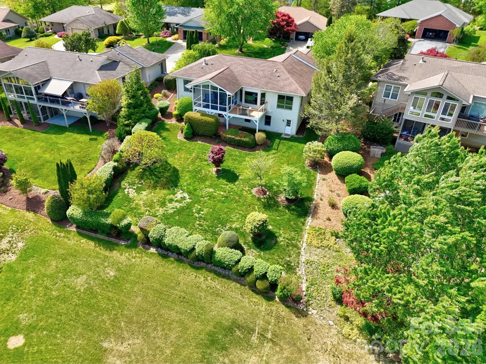 108 Fairway Knoll Drive Hendersonville, NC 28739