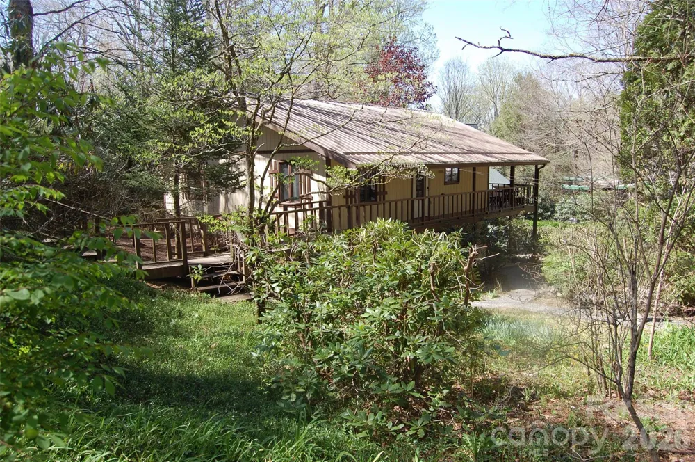 61 Dew Drop Loop Newland, NC 28657
