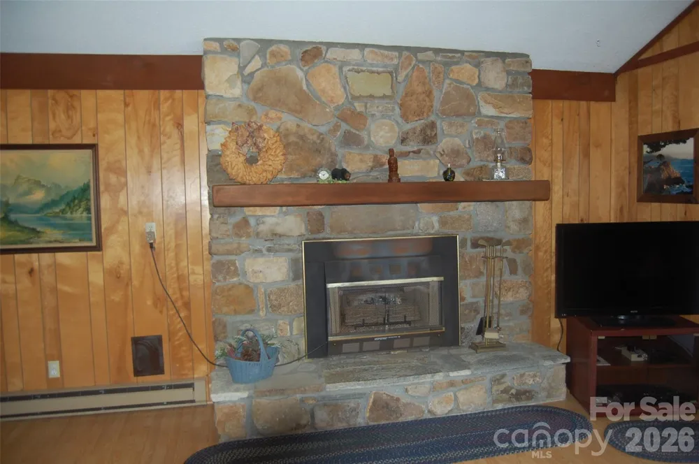 61 Dew Drop Loop Newland, NC 28657