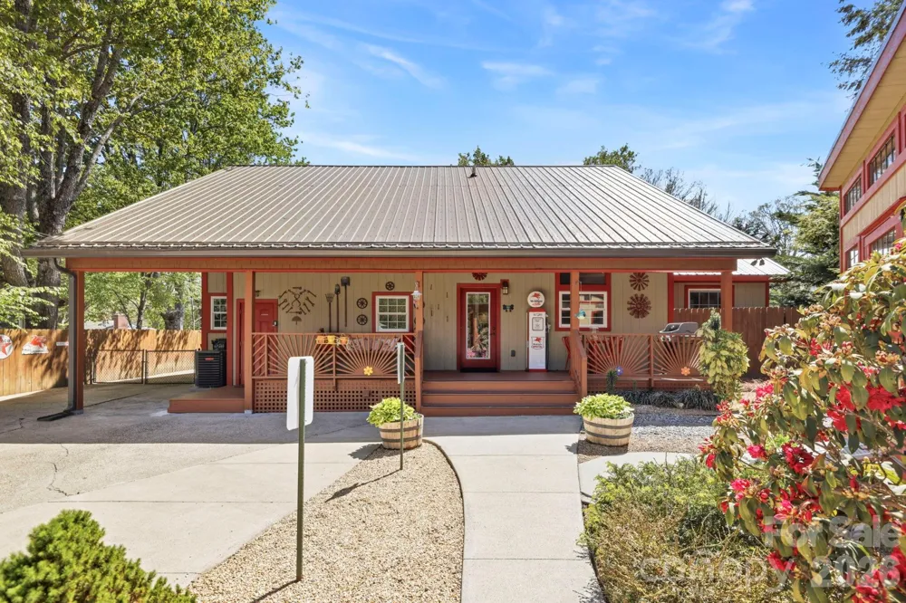107 5th Street Black Mountain, NC 28711