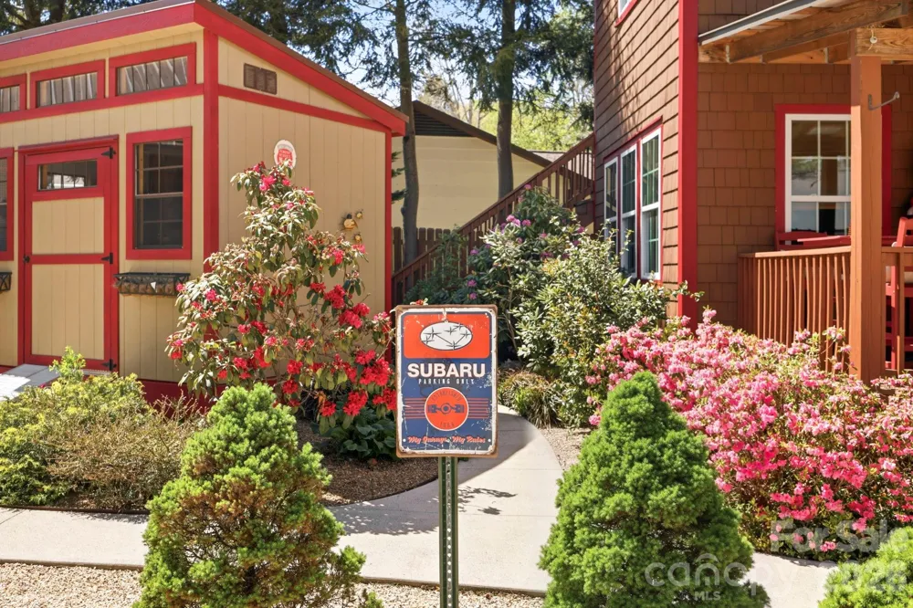107 5th Street Black Mountain, NC 28711