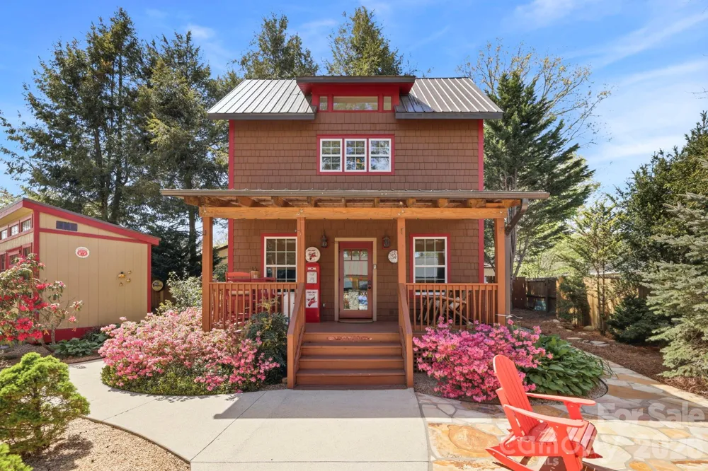 107 5th Street Black Mountain, NC 28711