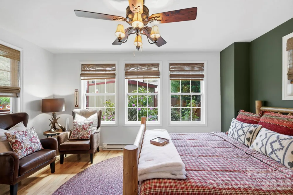 107 5th Street Black Mountain, NC 28711