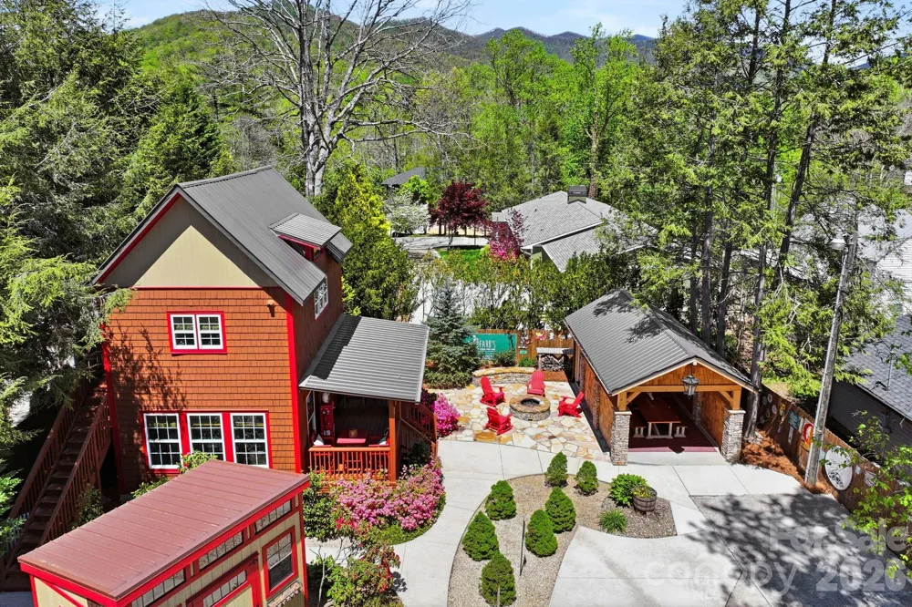 107 5th Street Black Mountain, NC 28711