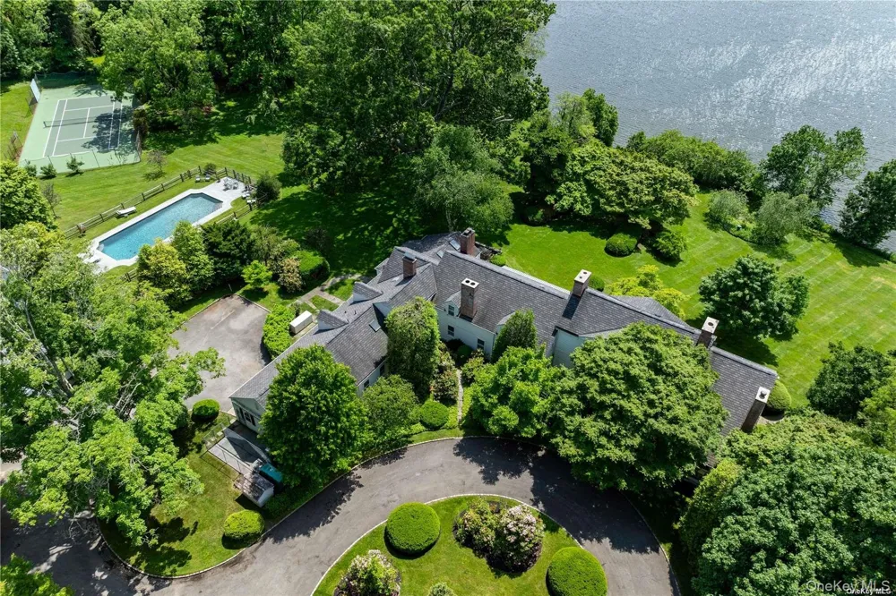 200 Cleft Road Mill Neck, NY 11765