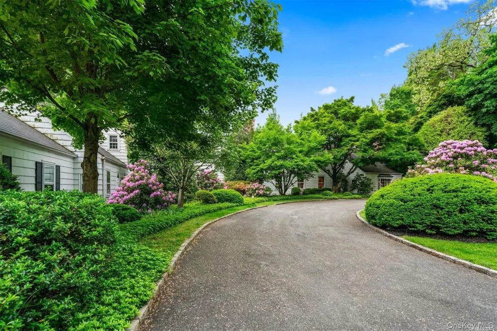 200 Cleft Road Mill Neck, NY 11765