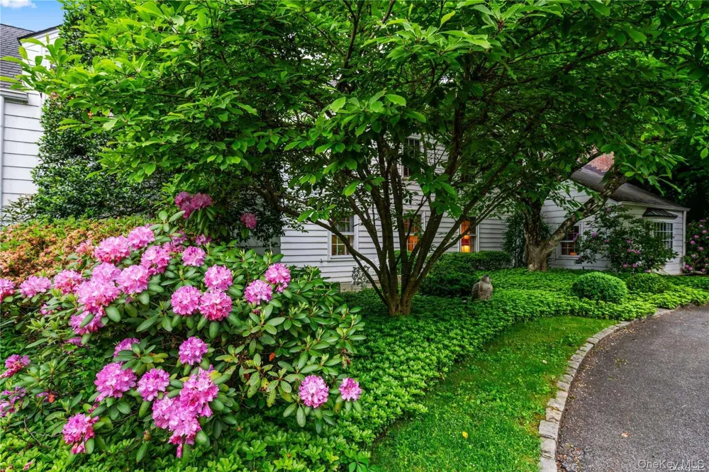 200 Cleft Road Mill Neck, NY 11765