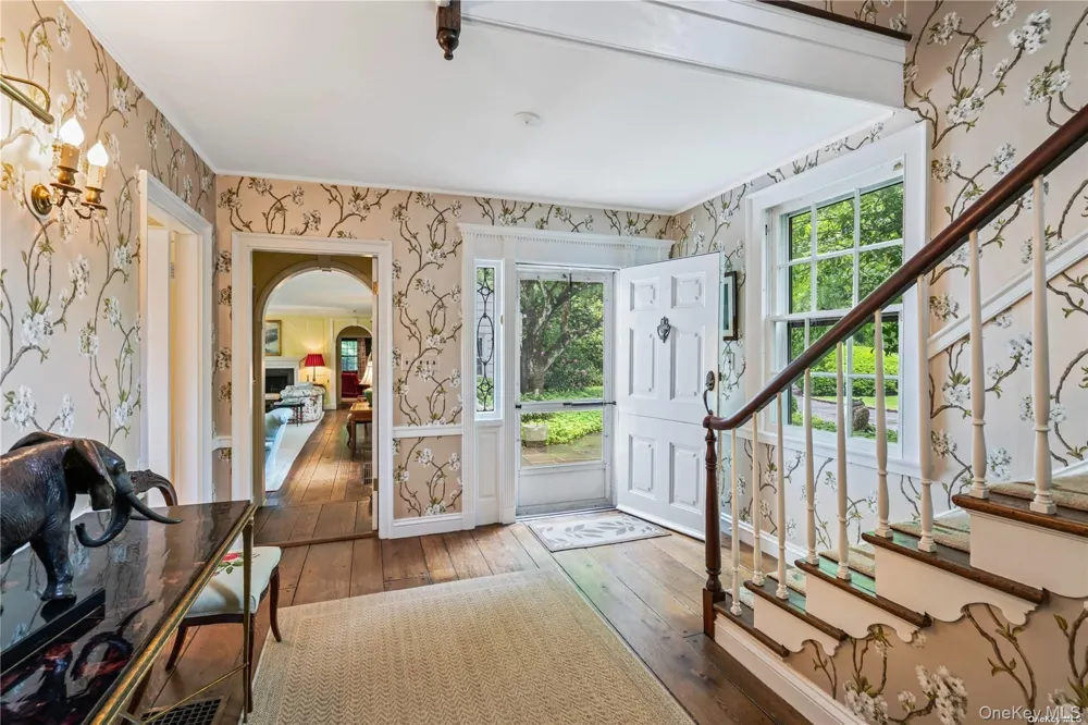 200 Cleft Road Mill Neck, NY 11765