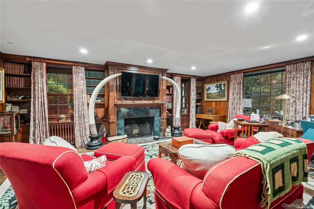 200 Cleft Road Mill Neck, NY 11765