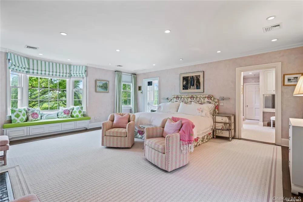 200 Cleft Road Mill Neck, NY 11765
