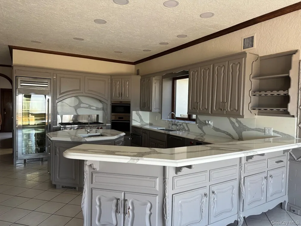 1 Sea Crest Drive Lloyd Neck, NY 11743