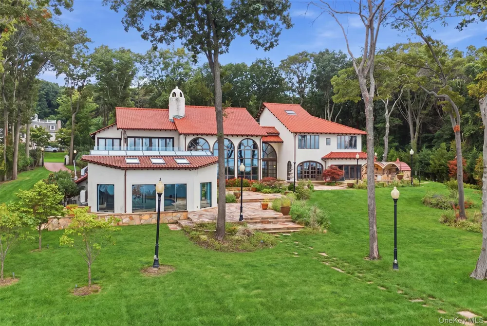 1 Sea Crest Drive Lloyd Neck, NY 11743