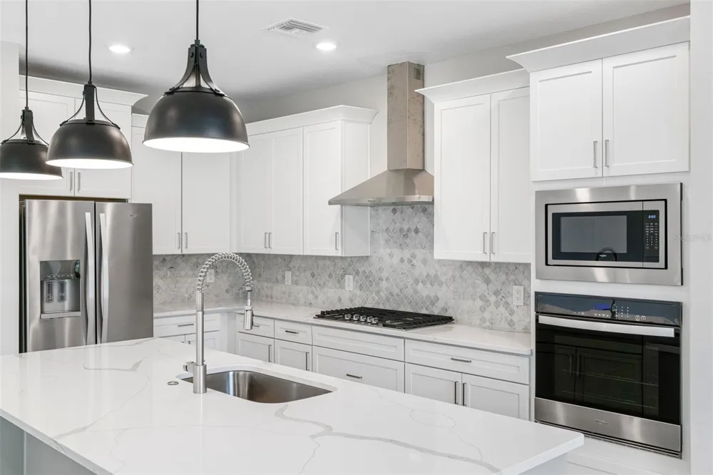5934 SUMMIT VIEW DRIVE Brooksville, FL 34601