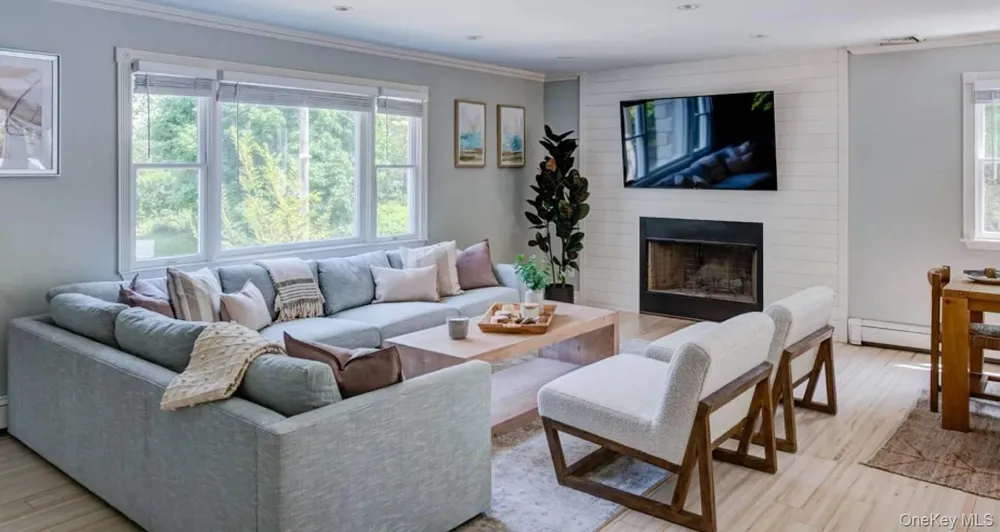 36 Charla Drive Southampton, NY 11968