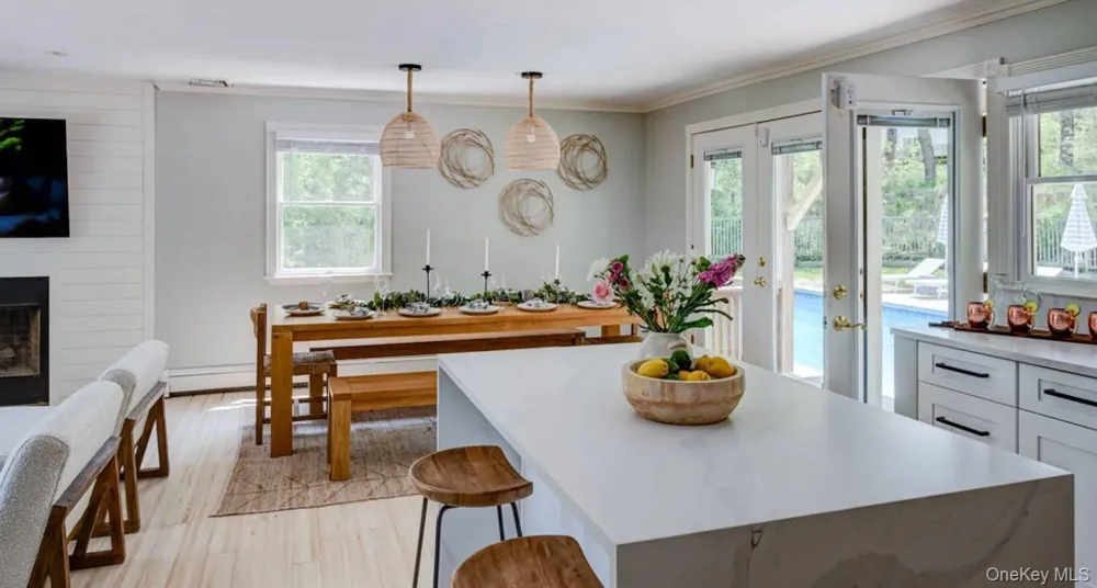 36 Charla Drive Southampton, NY 11968