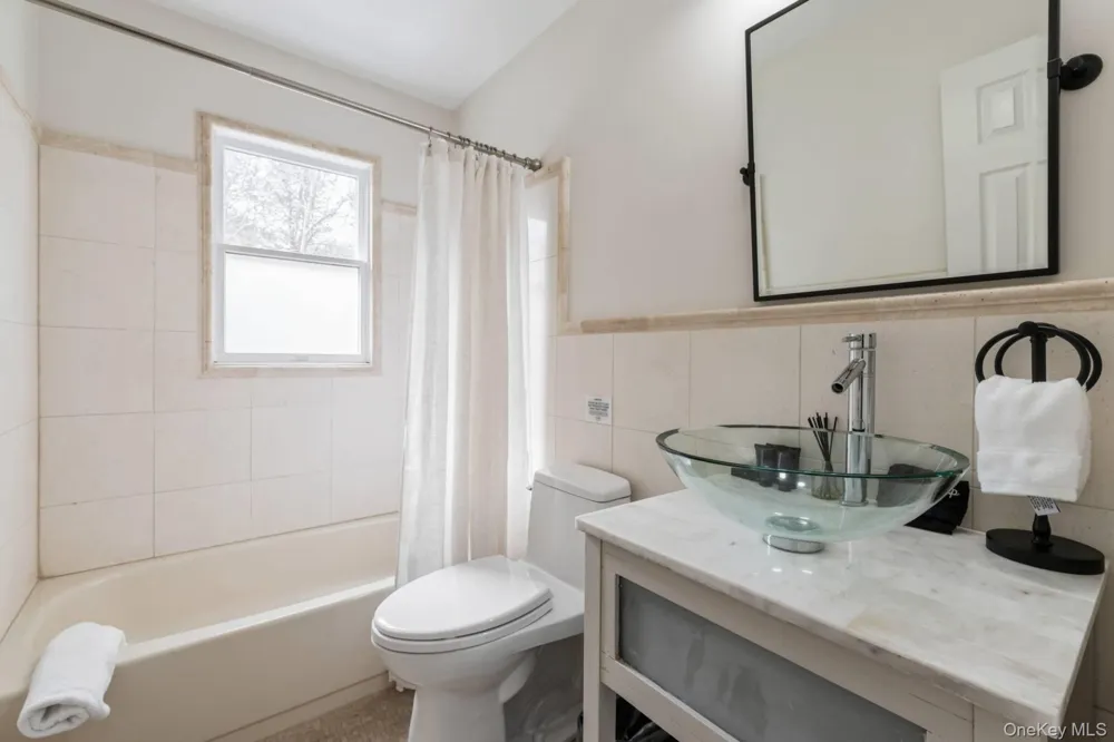 36 Charla Drive Southampton, NY 11968