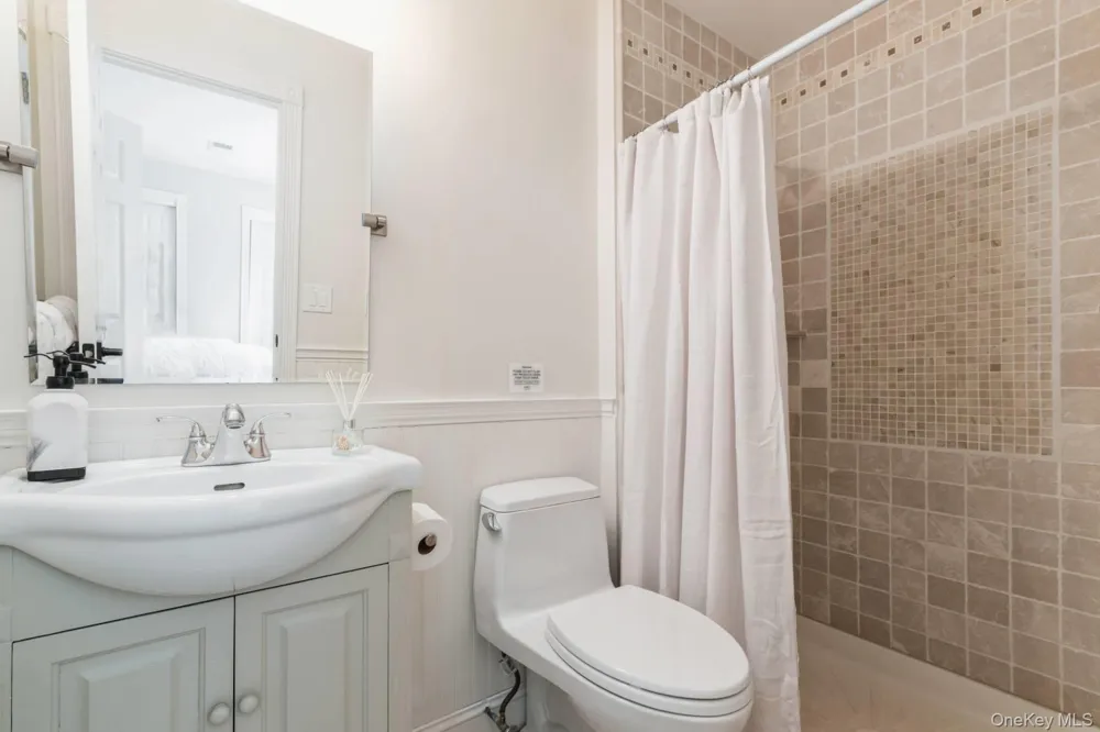 36 Charla Drive Southampton, NY 11968