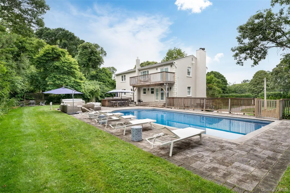 36 Charla Drive Southampton, NY 11968
