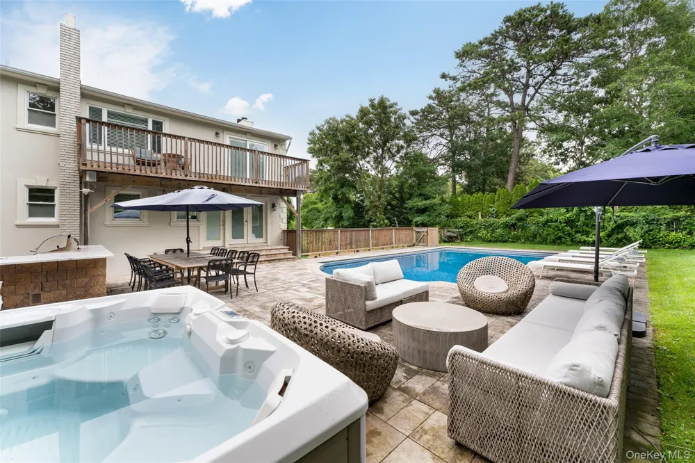 36 Charla Drive Southampton, NY 11968