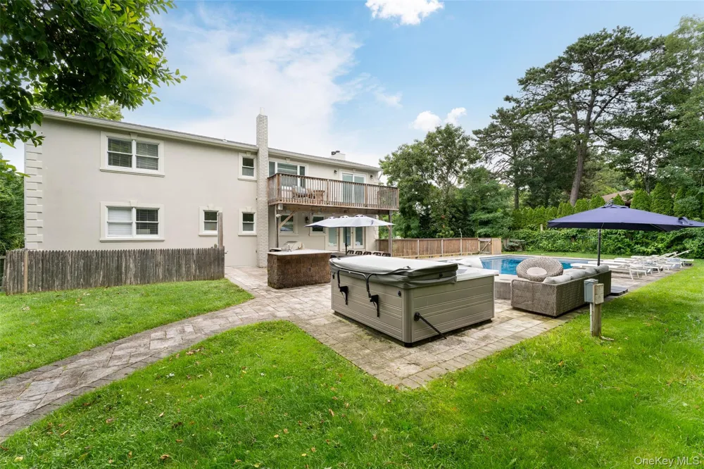 36 Charla Drive Southampton, NY 11968