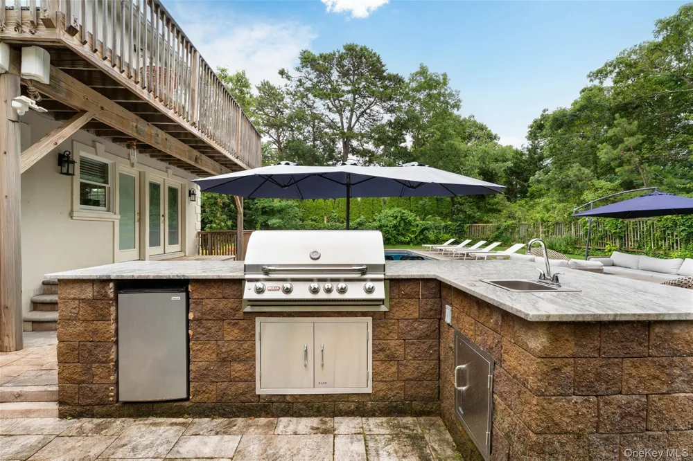 36 Charla Drive Southampton, NY 11968