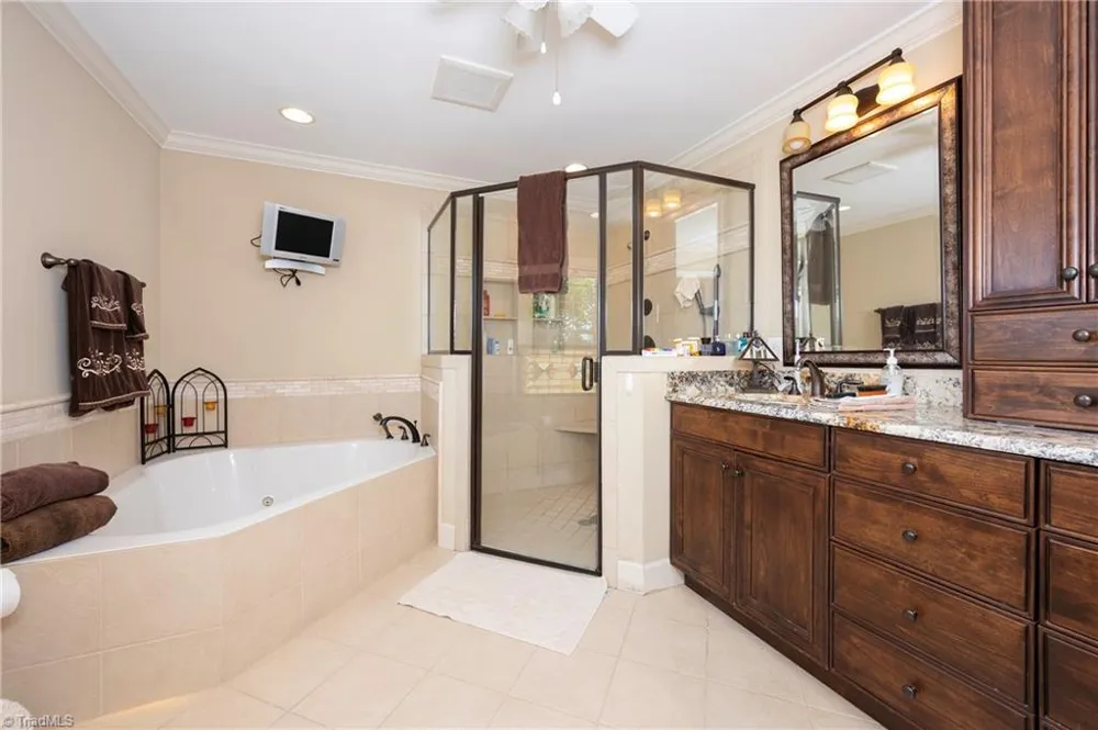 216 Juniper Circle Bermuda Run, NC 27006