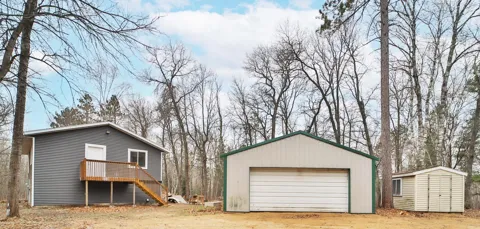 951 Swede Lake Trail SW
