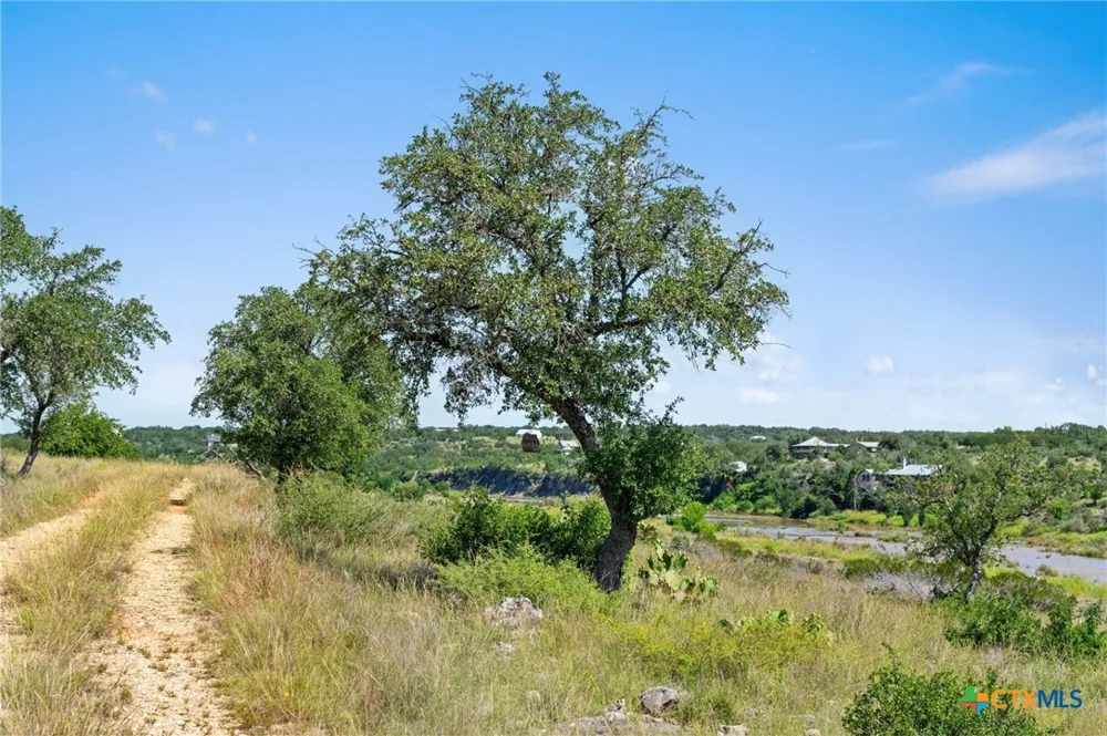 620 Rio Vista Road Johnson City, TX 78636