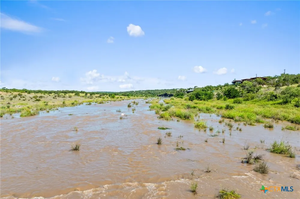 620 Rio Vista Road Johnson City, TX 78636