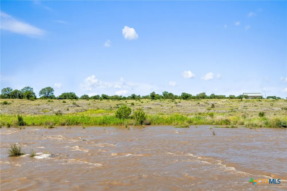 620 Rio Vista Road Johnson City, TX 78636