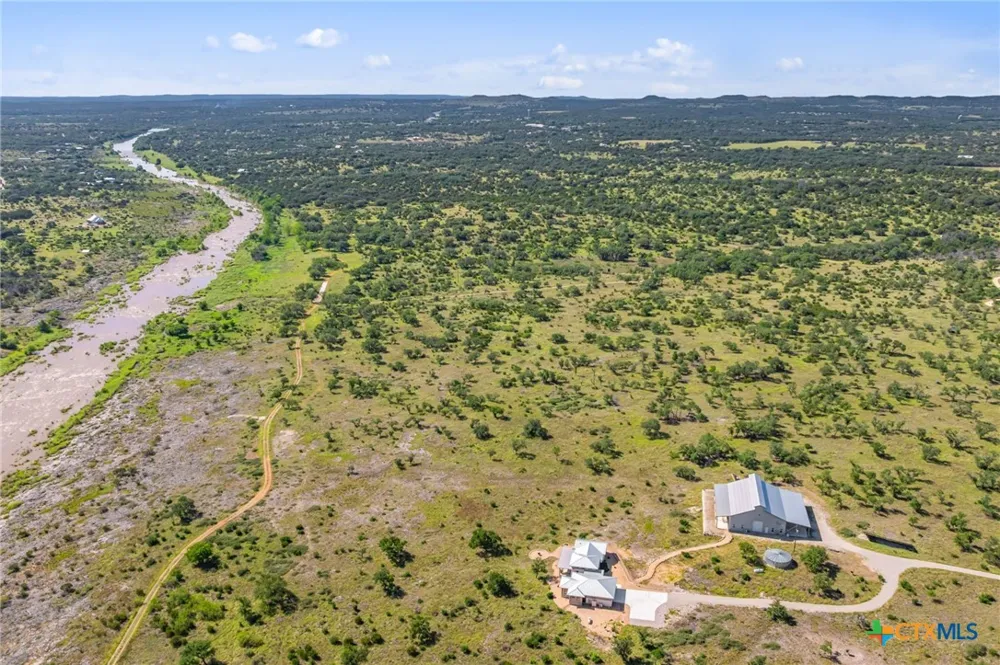 620 Rio Vista Road Johnson City, TX 78636
