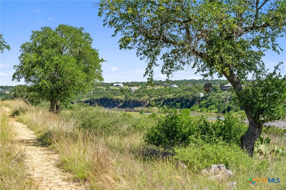 620 Rio Vista Road Johnson City, TX 78636