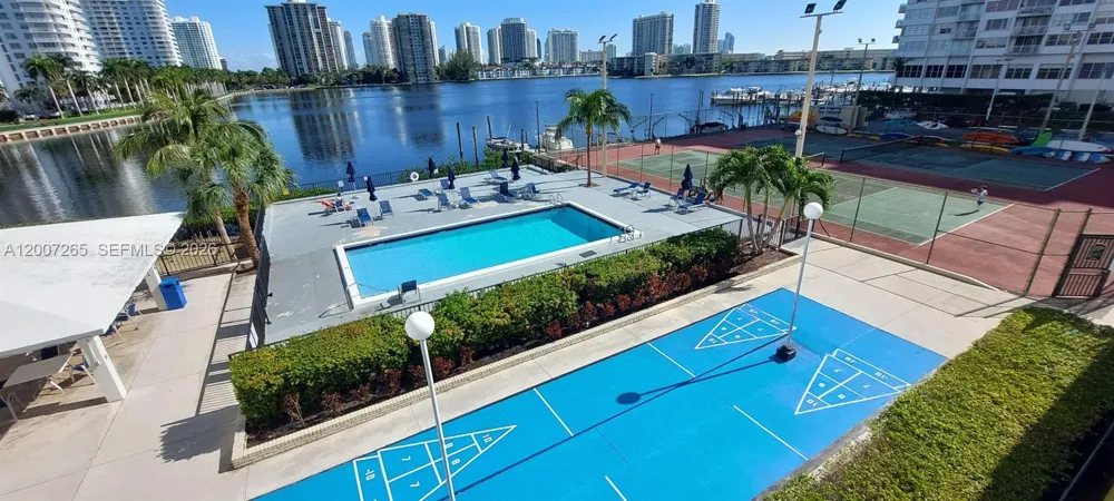 2750 NE 183rd St #1405 Aventura, FL 33160