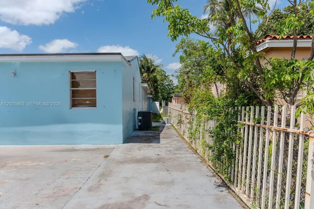 141 E 16th St Hialeah, FL 33010