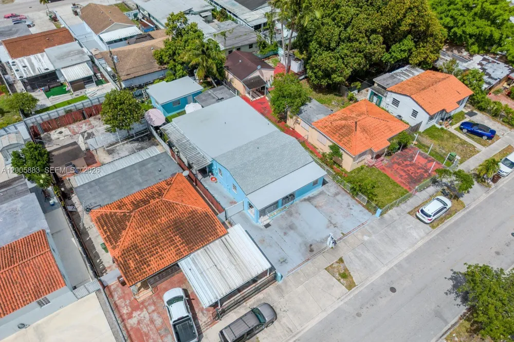 141 E 16th St Hialeah, FL 33010