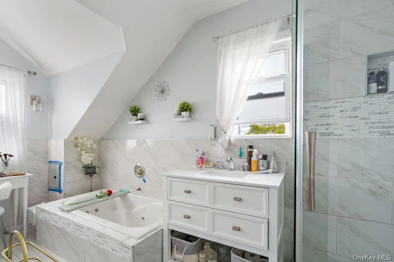 283 Hawthorne Avenue Uniondale, NY 11553