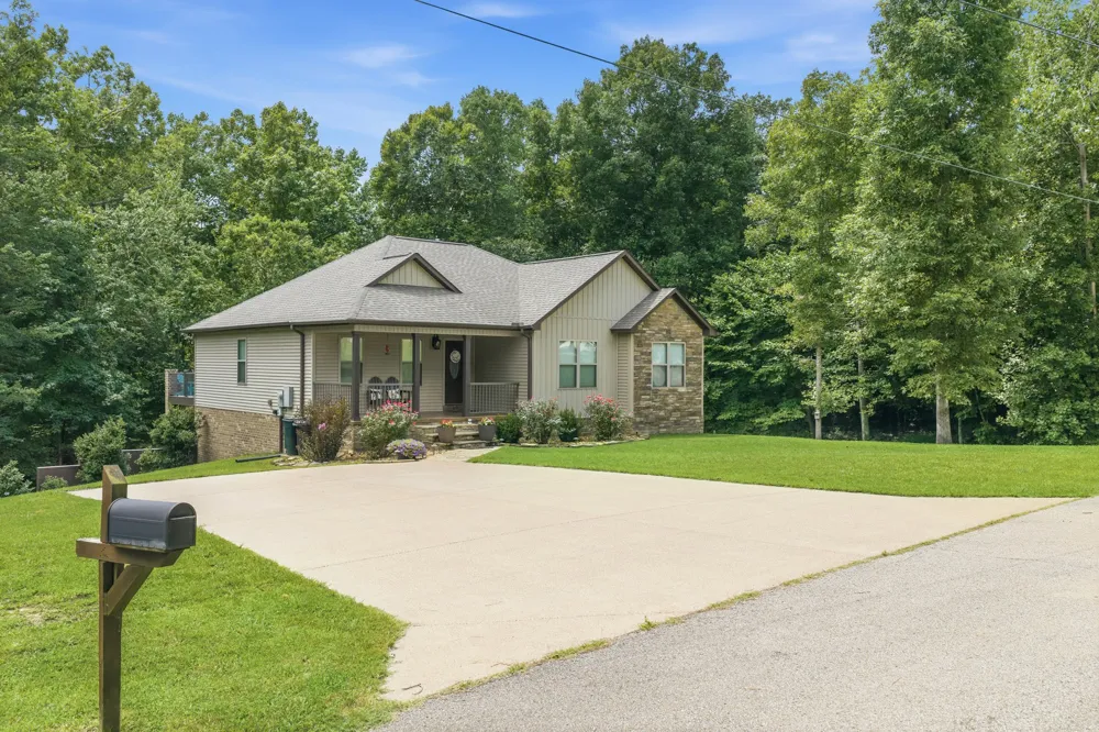 140 Eagle Crest Ln Parsons, TN 38363