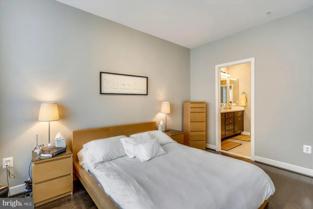 8052 RED HOOK Rockville, MD 20855