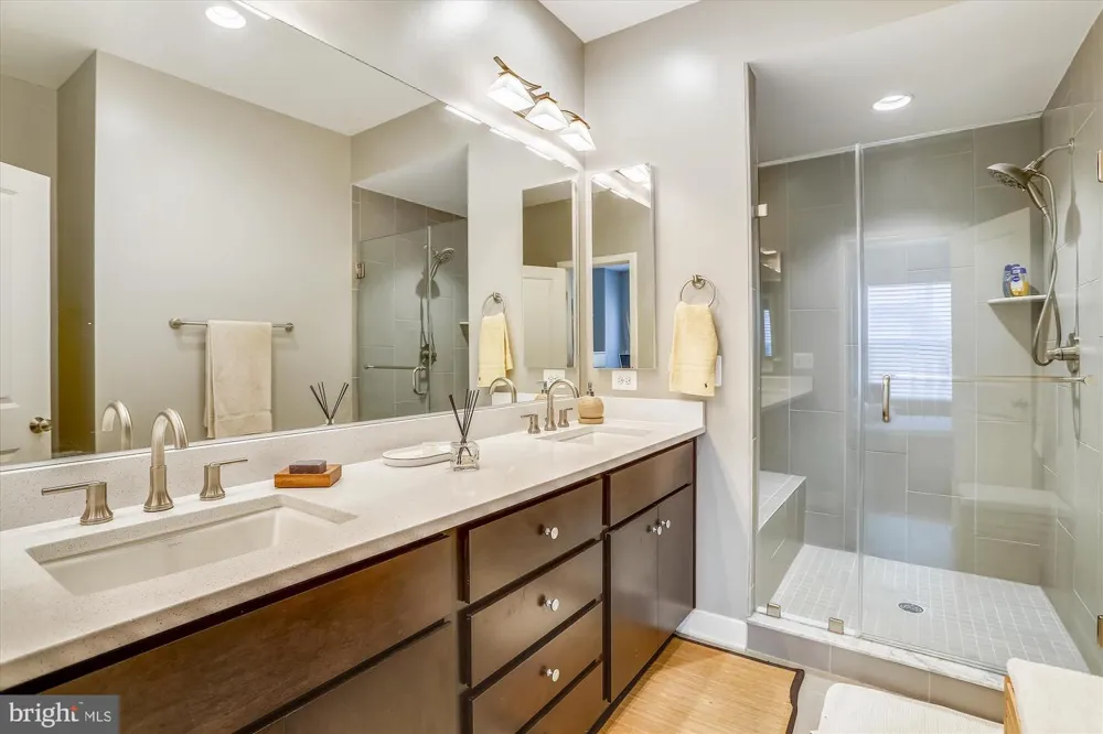 8052 RED HOOK Rockville, MD 20855