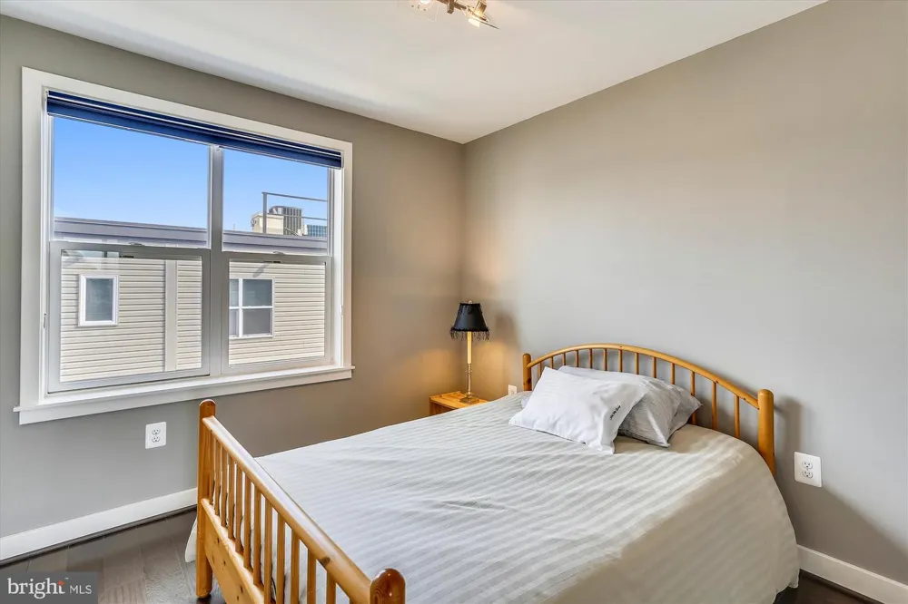 8052 RED HOOK Rockville, MD 20855